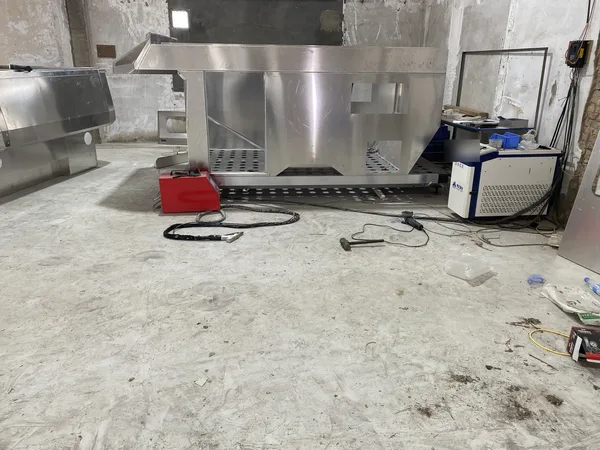 Aluminum camper body in production at the SUNHOMEE factory